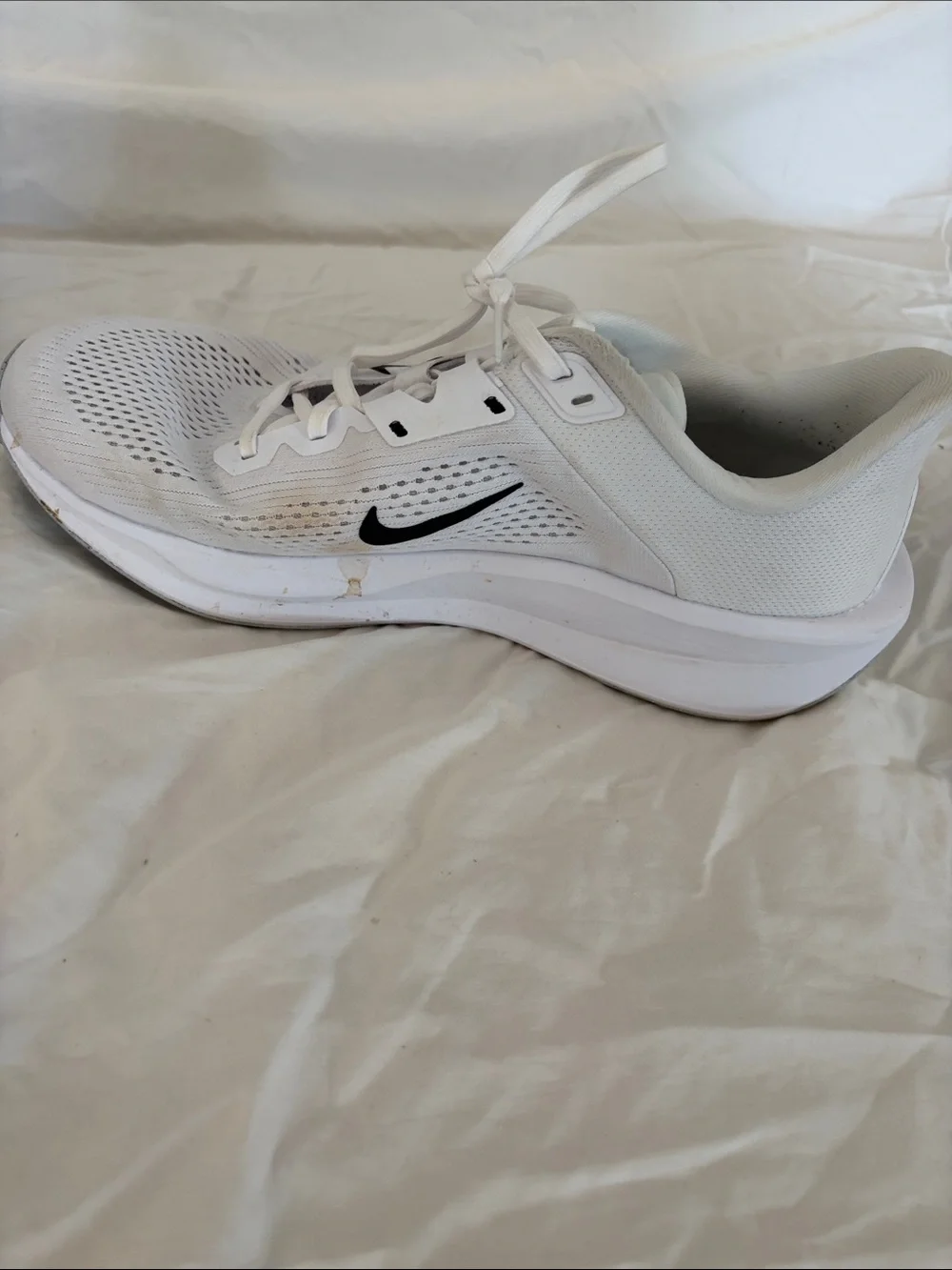 Nike White and Black Mesh Running Sneakers